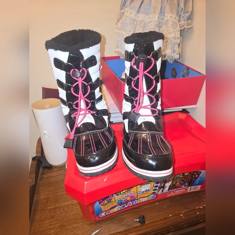 Girls Totes Snow Boots Size 1